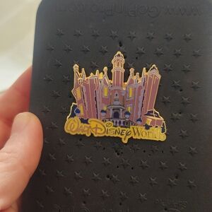 Walt Disney World Haunted Mansion Enamel Pin - Disney auctions LE 1000